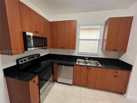 1133 NE 40th Rd, Homestead FL - photo 23 of 57