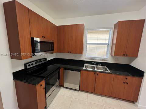 1133 NE 40th Rd, Homestead FL - photo 24 of 57