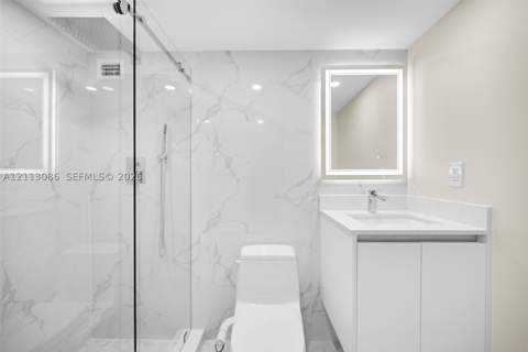 7135 Collins Ave 1632, Miami Beach FL - photo 8 of 17