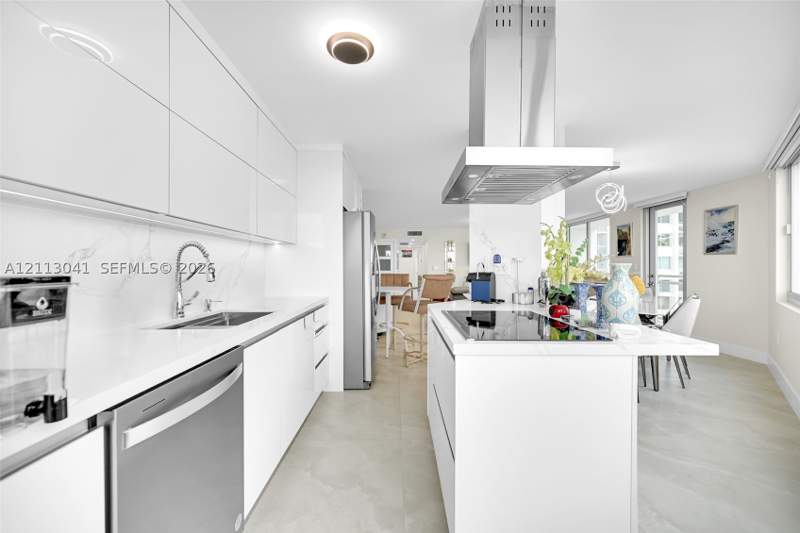 2 bedroom Condominium at 7135 Collins Ave 1426, Burleigh House Condo, Miami Beach — photo 3