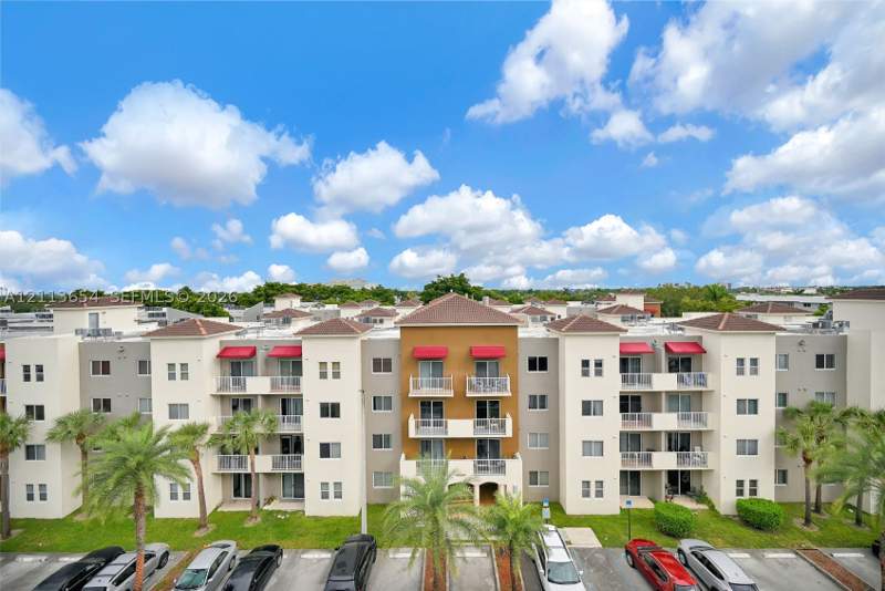 2 bedroom Condominium at 11060 SW 196th St 609, Paradise Pointe Condo, Cutler Bay — photo 2