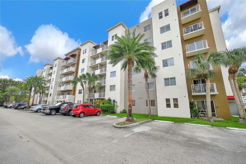 2 bedroom Condominium at 11060 SW 196th St 609, Paradise Pointe Condo, Cutler Bay — photo 3
