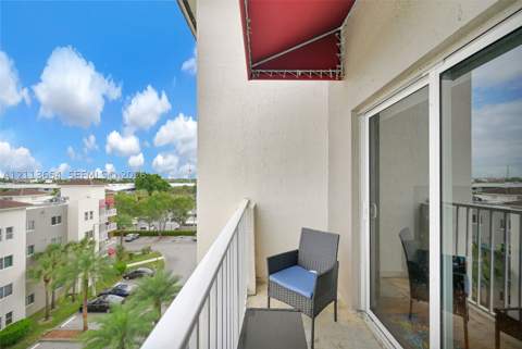 11060 SW 196th St 609, Cutler Bay FL - photo 6 of 25
