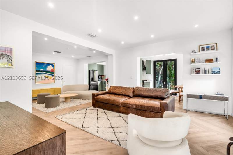 3 bedroom SingleFamilyResidence at 1656 Biarritz Dr, Isle Of Normandy Trouvill, Miami Beach — photo 5