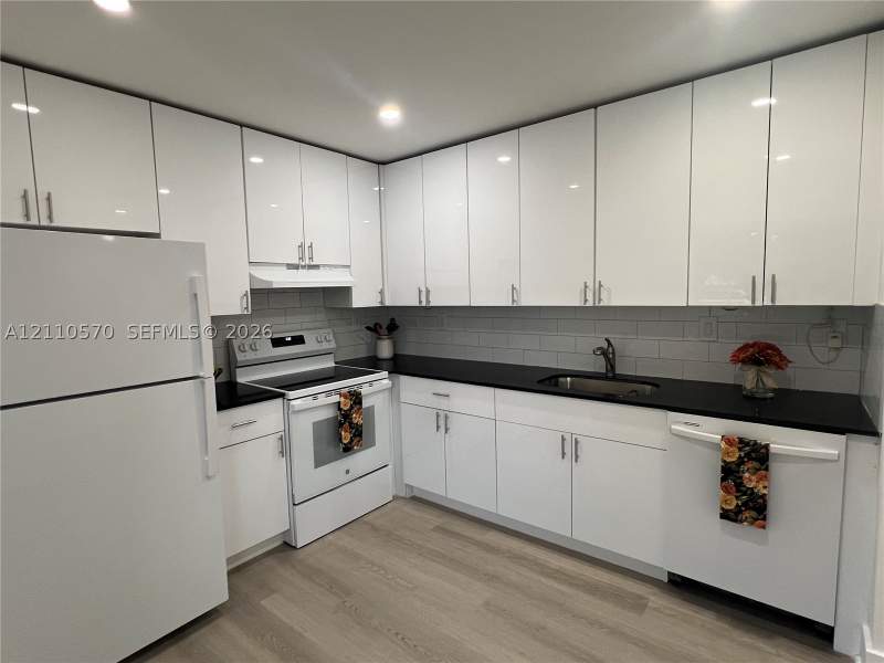 2 bedroom Villa at 13771 SW 149th Cir Ln 2-85, Vilg Homes Country Walk C, Miami — photo 2