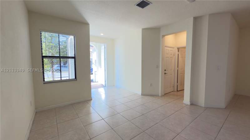 3 bedroom Townhouse at 10827 W 33rd Ln 10827, Aquabella North Replat, Hialeah — photo 2