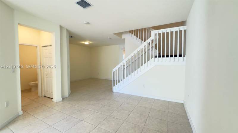 3 bedroom Townhouse at 10827 W 33rd Ln 10827, Aquabella North Replat, Hialeah — photo 4
