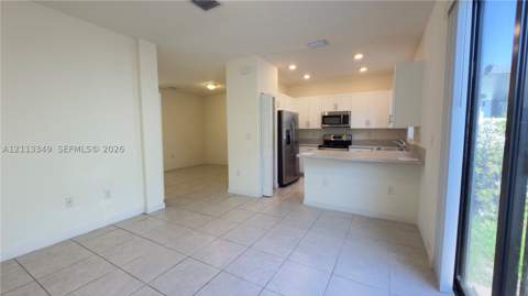10827 W 33rd Ln 10827, Hialeah FL - photo 6 of 21