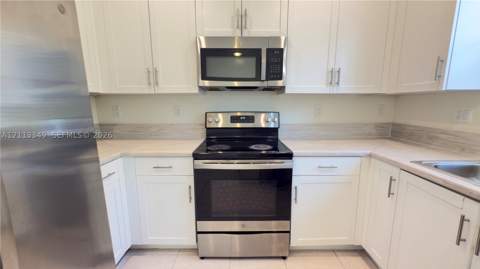 10827 W 33rd Ln 10827, Hialeah FL - photo 8 of 21