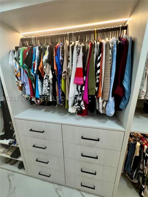 520 E 58th St, Hialeah FL - photo 10 of 34