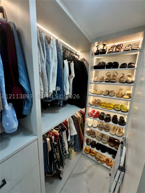 520 E 58th St, Hialeah FL - photo 11 of 34