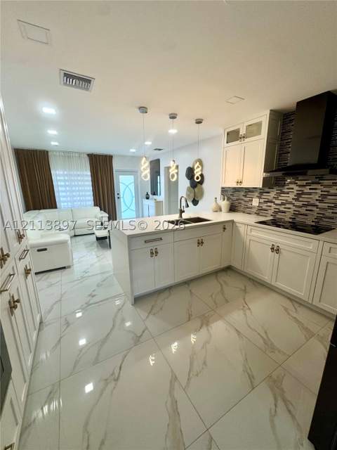 520 E 58th St, Hialeah FL - photo 7 of 34