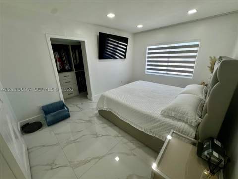 520 E 58th St, Hialeah FL - photo 8 of 34