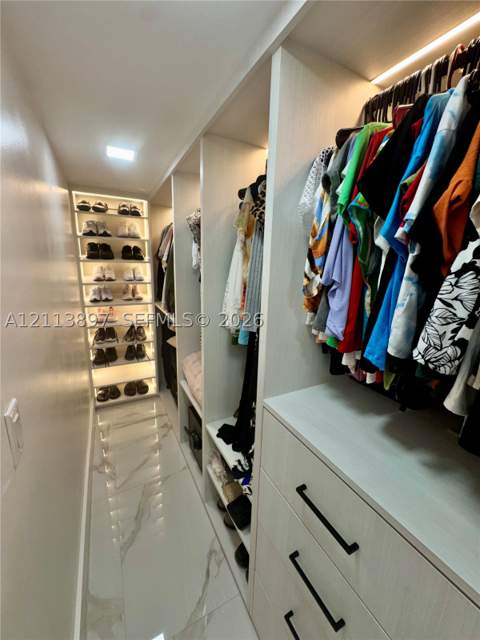 520 E 58th St, Hialeah FL - photo 9 of 34