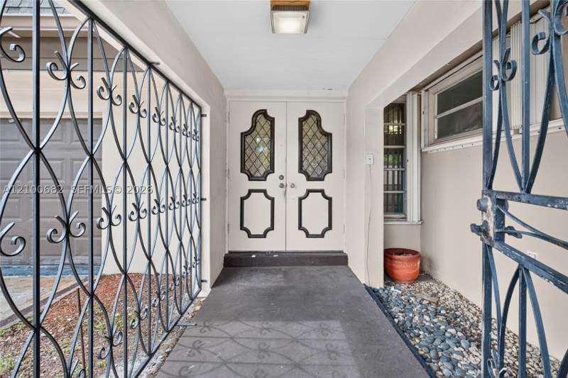 3 bedroom SingleFamilyResidence at 8402 SW 102nd Ct, Heftler Homes Sunset Park, Miami — photo 3