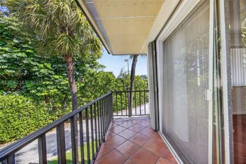9356 SW 77th Ave J7, Miami FL - photo 11 of 42