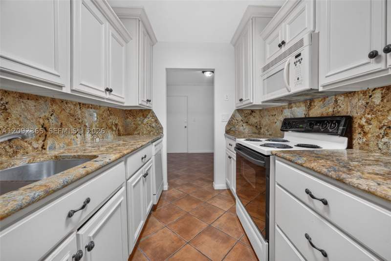2 bedroom Condominium at 9356 SW 77th Ave J7, Kingston Square Condo, Miami — photo 4