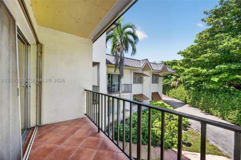 9356 SW 77th Ave J7, Miami FL - photo 9 of 42