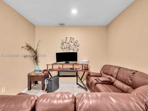 714 SE 37th Pl, Homestead FL - photo 7 of 20