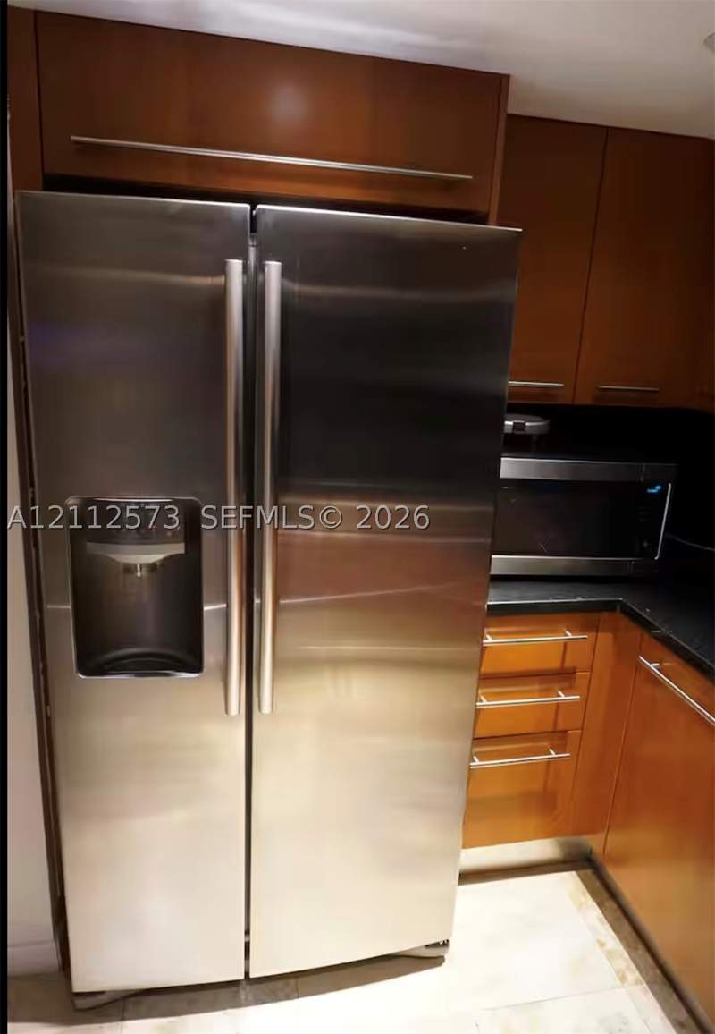 1 bedroom Condominium at 1717 N Bayshore Dr A-1042, Venetia Condo, Miami — photo 4