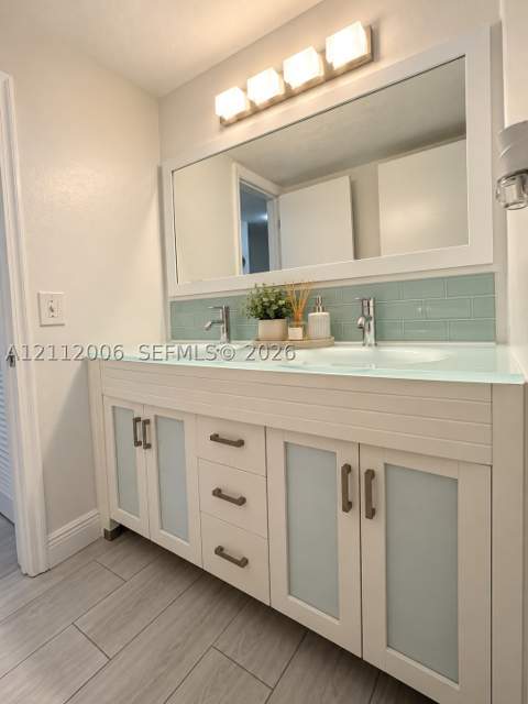 15888 SW 95th Ave 307, Miami FL - photo 14 of 16