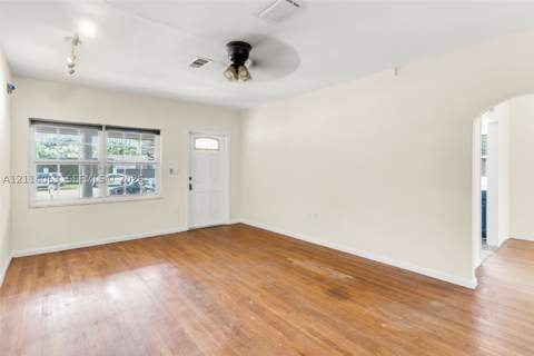 2450 SW 7th Ave, Miami FL - photo 7 of 28