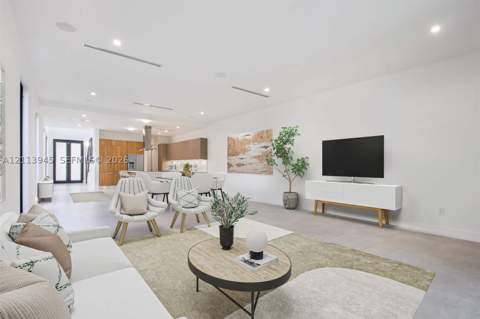 3242 Day Avenue, Miami FL - photo 12 of 35