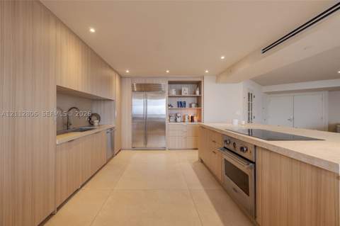 6767 Collins Ave 2206, Miami Beach FL - photo 8 of 40