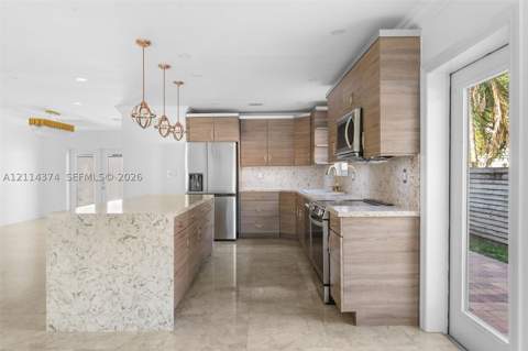 245 191st Ter, Sunny Isles Beach FL - photo 11 of 25