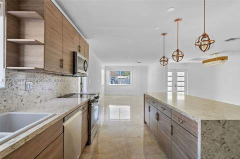 245 191st Ter, Sunny Isles Beach FL - photo 12 of 25