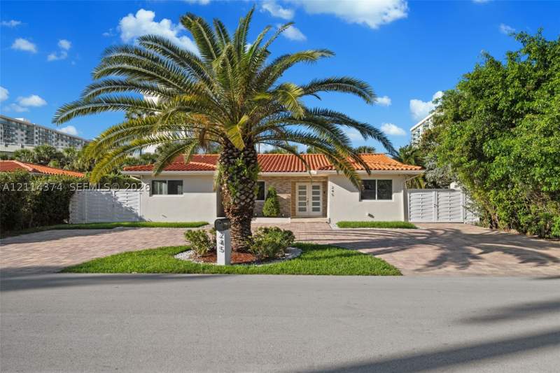 4 bedroom SingleFamilyResidence at 245 191st Ter, Golden Shores Ocean Blvd, Sunny Isles Beach — photo 2