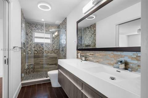 245 191st Ter, Sunny Isles Beach FL - photo 21 of 25