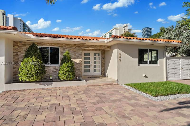 4 bedroom SingleFamilyResidence at 245 191st Ter, Golden Shores Ocean Blvd, Sunny Isles Beach — photo 3