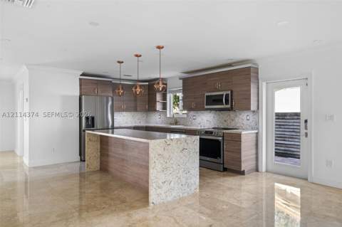 245 191st Ter, Sunny Isles Beach FL - photo 9 of 25
