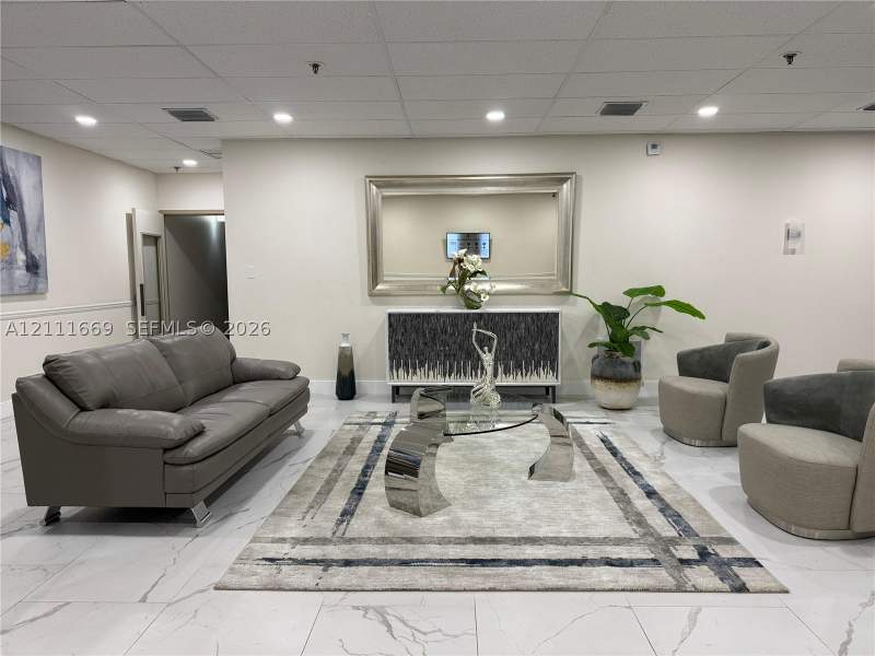 2 bedroom Condominium at 900 NE 195th St 105, Chantilly Condo, Miami — photo 2