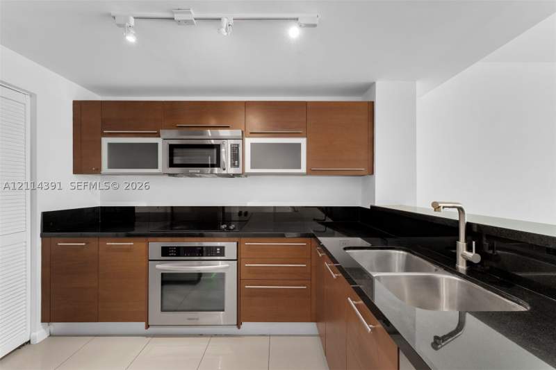1 bedroom Condominium at 253 NE 2nd St 3706, Vizcayne South Condo, Miami — photo 3