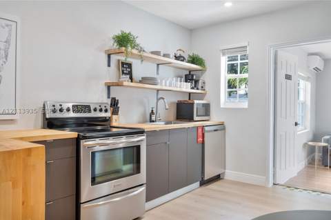 5524 SW 5th Ter, Miami FL - photo 10 of 57
