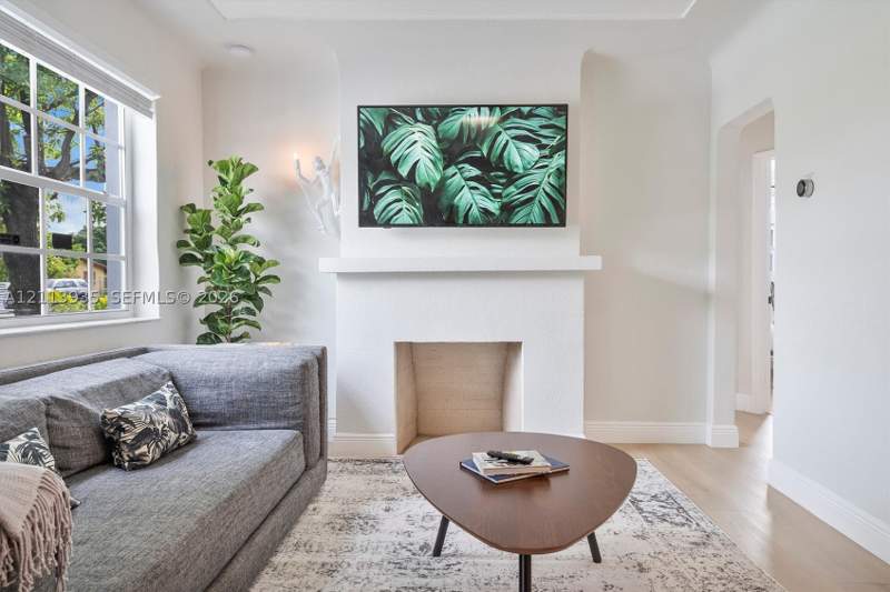 4 bedroom SingleFamilyResidence at 5524 SW 5th Ter, El Camino Park, Miami — photo 5