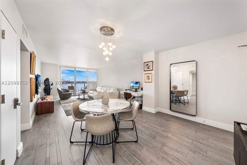 2 bedroom Condominium at 1100 West Ave 926, 1100 West Condo, Miami Beach — photo 2