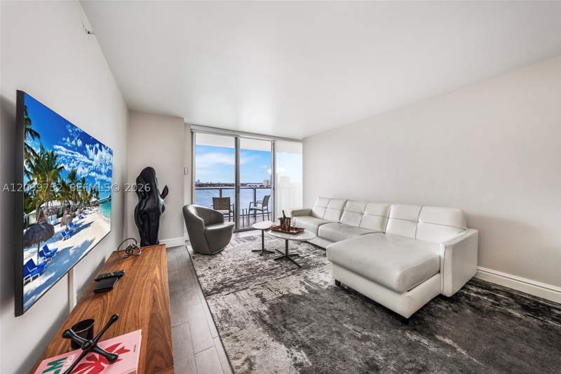 2 bedroom Condominium at 1100 West Ave 926, 1100 West Condo, Miami Beach — photo 5