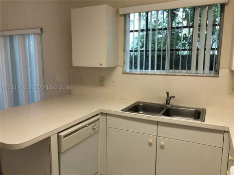 2733 NE 3rd Ct 103, Homestead FL - photo 6 of 20