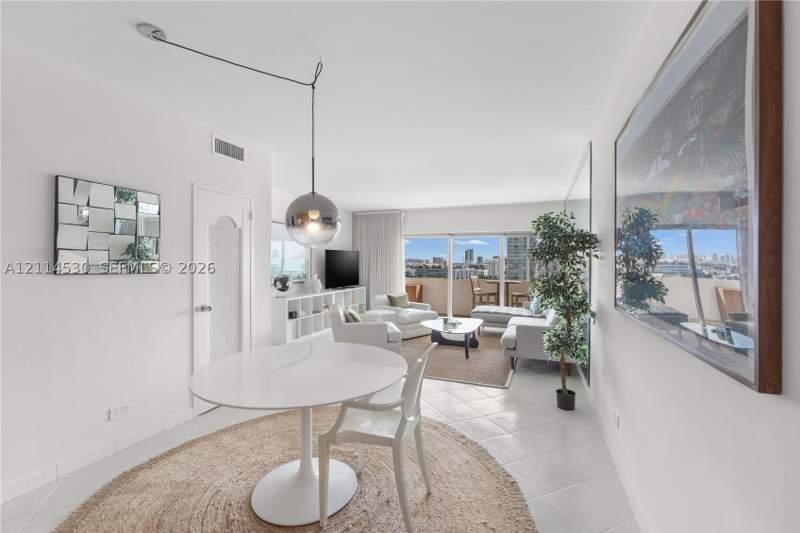 1 bedroom Condominium at 3 Island Ave 14L, Belle Isle, Miami Beach — photo 4