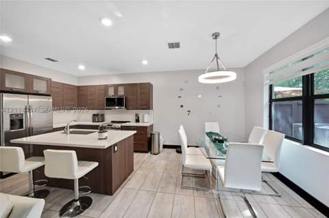 15922 NW 91st Ct, Miami Lakes FL - photo 13 of 58