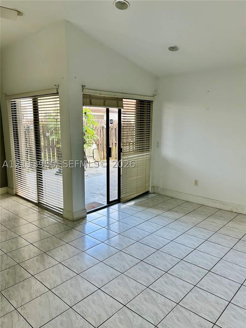 3 bedroom Condominium at 4870 SW 152nd Pl F-93, Lakes Meadow Vilg Homes C, Miami — photo 4