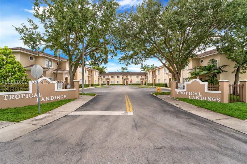 3 bedroom Condominium at 7080 NW 174th Ter 201, Tropical Landings Condo, Hialeah — photo 2