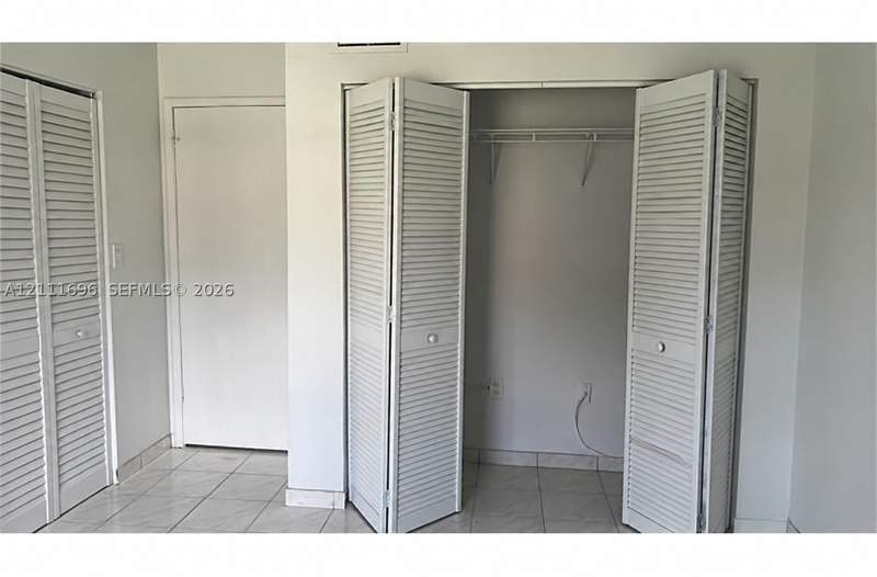 2 bedroom Condominium at 280 W Park Dr 101-6, Park Lake Vilg Condo Phs, Miami — photo 5