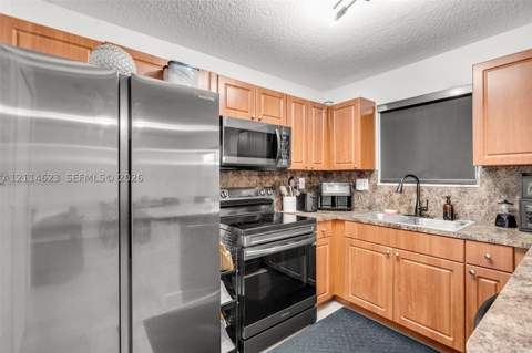 11486 NW 94th Pl 2, Hialeah Gardens FL - photo 12 of 42