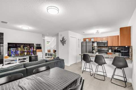 11486 NW 94th Pl 2, Hialeah Gardens FL - photo 9 of 42