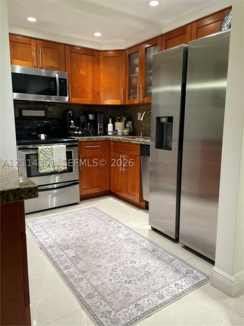 8605 SW 68th Ct 5, Pinecrest FL - photo 6 of 13