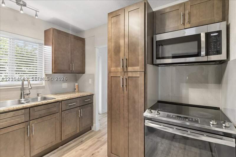 4 bedroom SingleFamilyResidence at 305 NW 111th St, New Miami Shores Estates, Miami Shores — photo 4